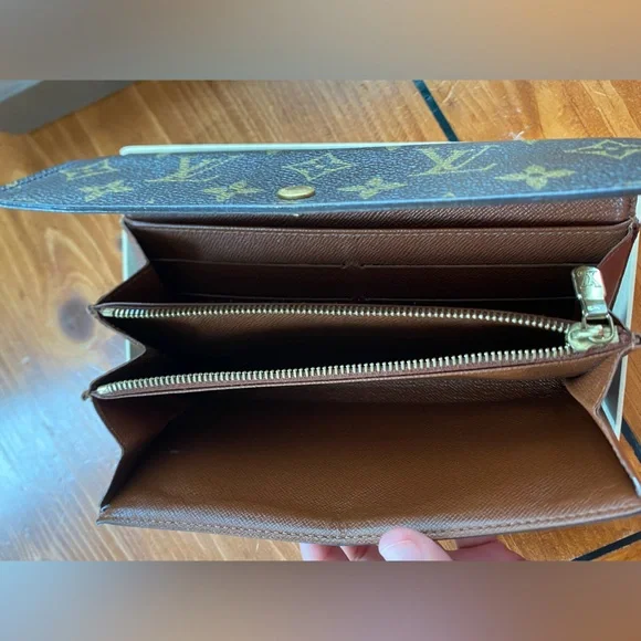 LV wallet - Picture 9 of 9
